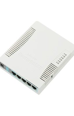 RouterBoard, 5 Puertos Gigabit Ethernet, 1 Puerto USB, WiFi 2.4 GHz 802.11b/g/n, Antena de 2.5 dbi hasta 1W de potencia